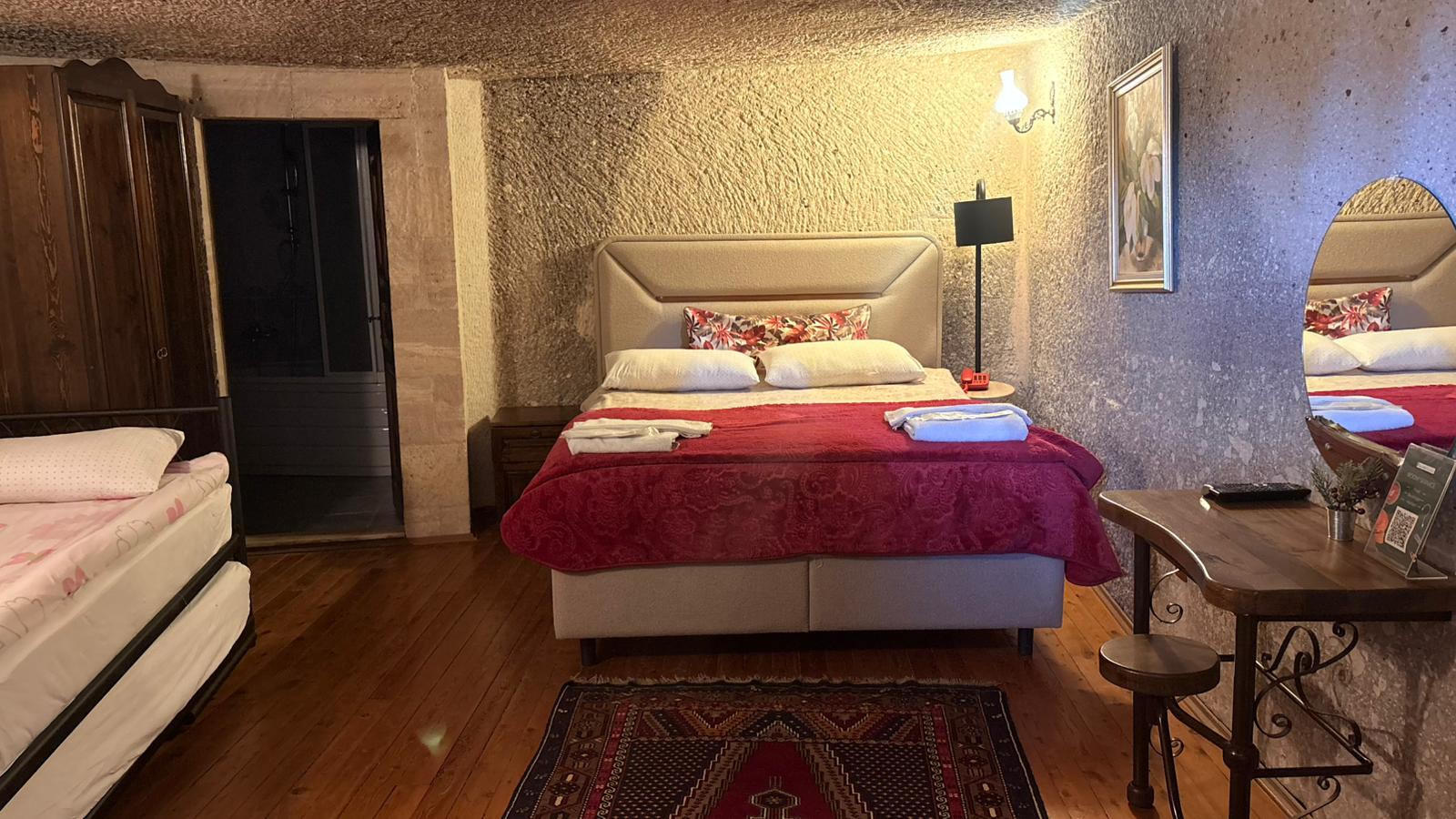 Family Cave Deluxe Teraslı Oda