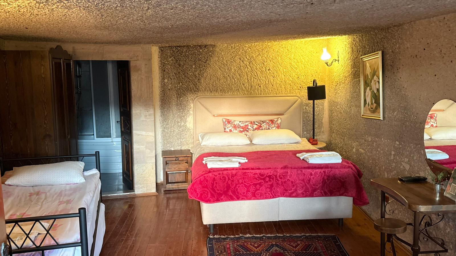 Family Cave Deluxe Teraslı Oda